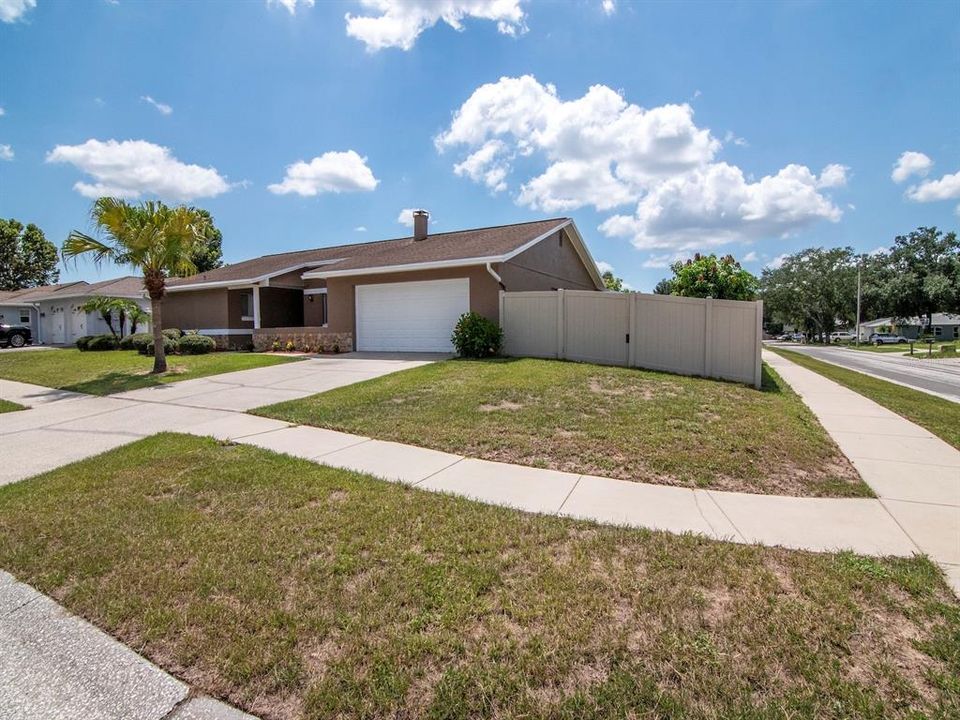 For Sale: $417,000 (4 beds, 2 baths, 1937 Square Feet)