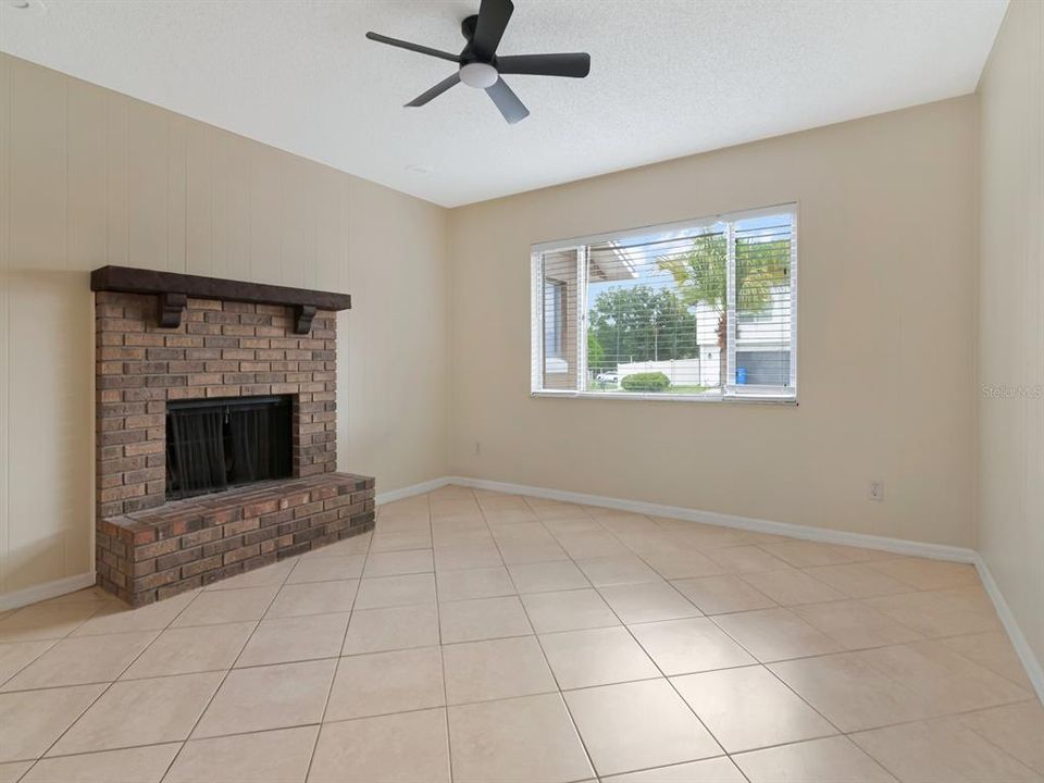 For Sale: $417,000 (4 beds, 2 baths, 1937 Square Feet)