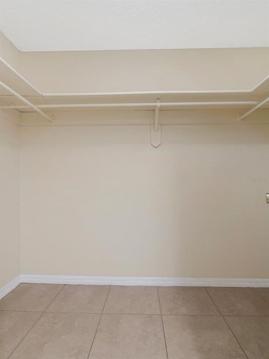 For Sale: $417,000 (4 beds, 2 baths, 1937 Square Feet)