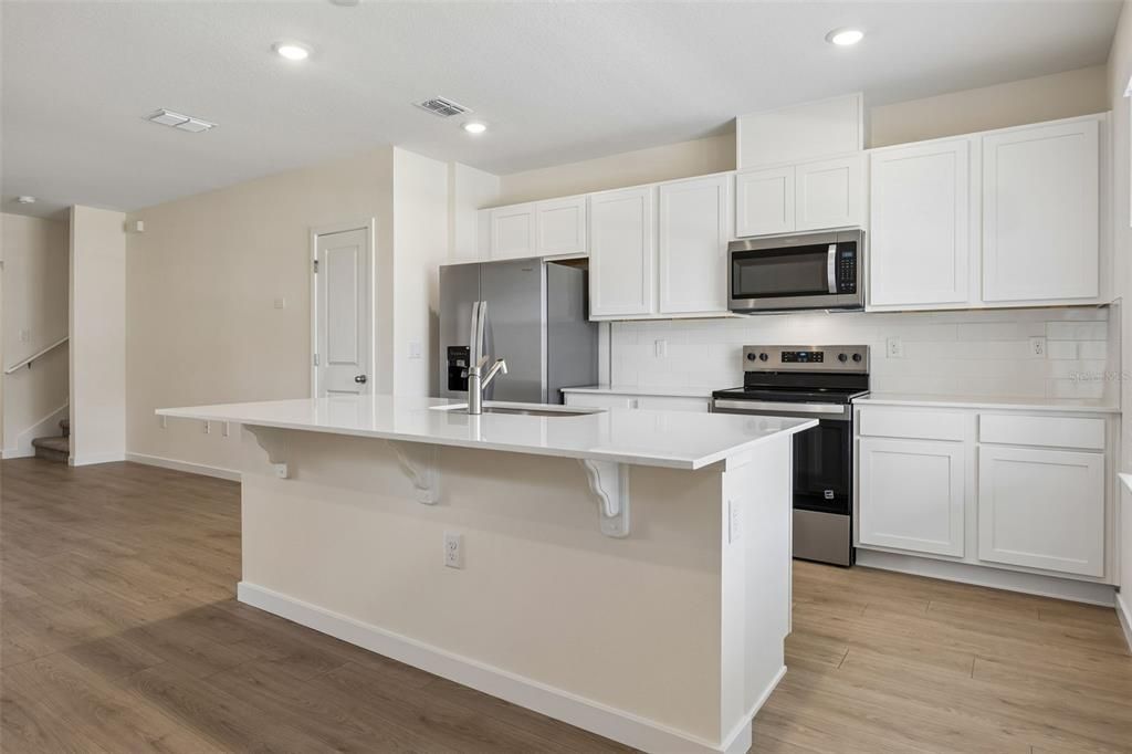 For Rent: $2,950 (3 beds, 2 baths, 1567 Square Feet)
