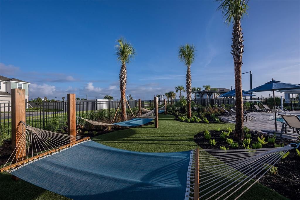 For Sale: $205,000 (2 beds, 2 baths, 1087 Square Feet)
