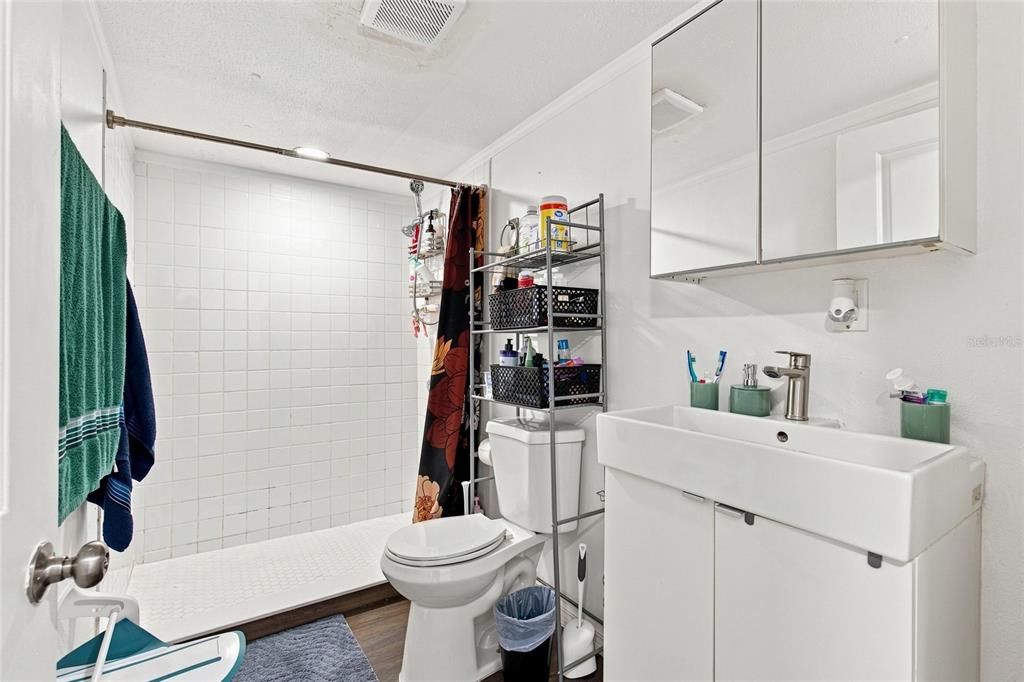 En Venta: $240,000 (2 camas, 2 baños, 1064 Pies cuadrados)