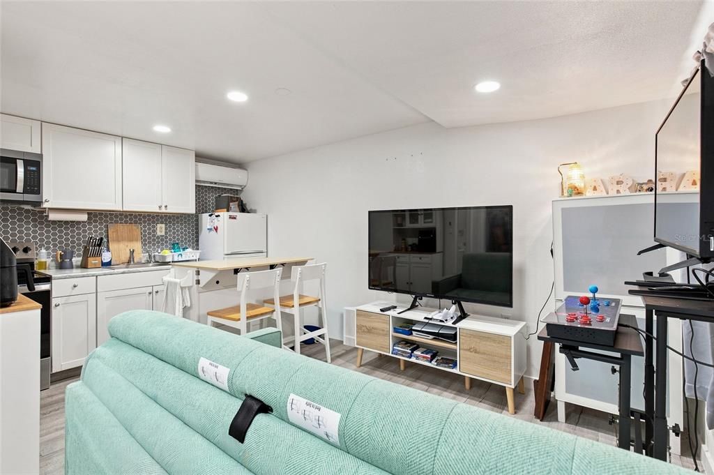 En Venta: $240,000 (2 camas, 2 baños, 1064 Pies cuadrados)