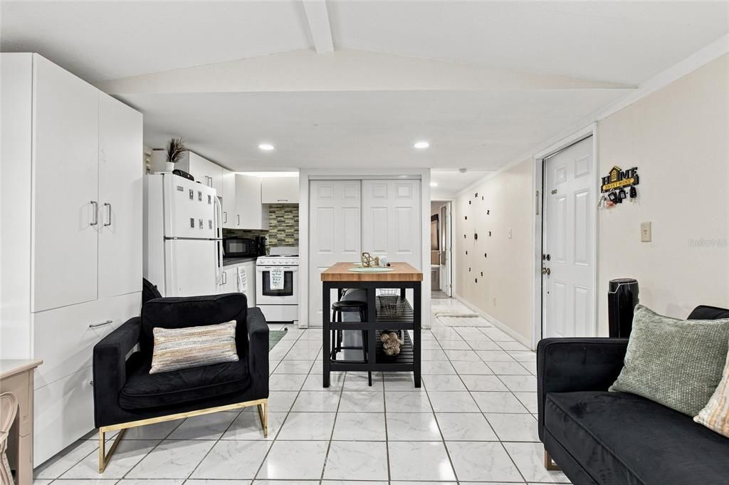 En Venta: $240,000 (2 camas, 2 baños, 1064 Pies cuadrados)