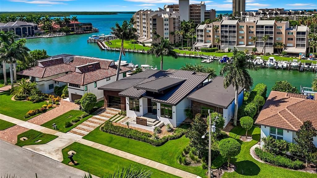 На продажу: $4,050,000 (3 спален, 2 ванн, 2866 Квадратных фут)
