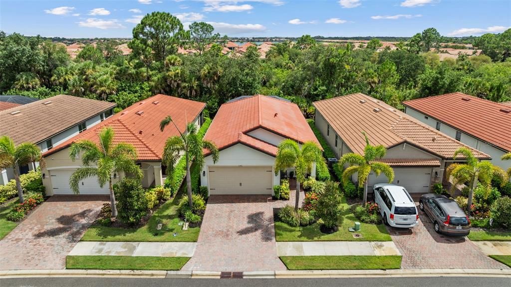 For Sale: $495,000 (3 beds, 2 baths, 1427 Square Feet)