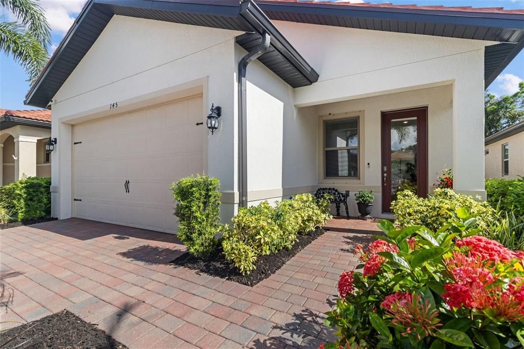 For Sale: $495,000 (3 beds, 2 baths, 1427 Square Feet)