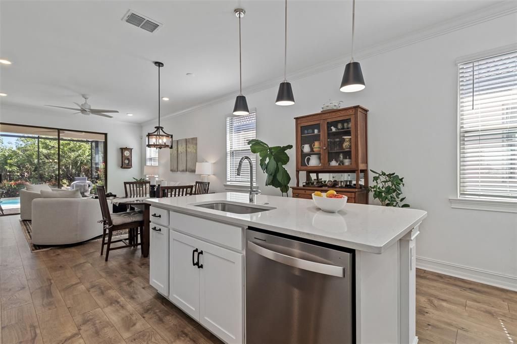 For Sale: $495,000 (3 beds, 2 baths, 1427 Square Feet)