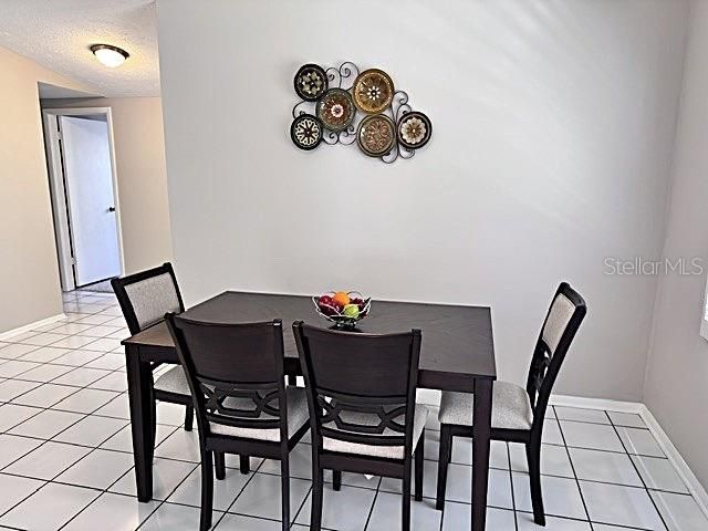 En Venta: $376,000 (3 camas, 2 baños, 1269 Pies cuadrados)