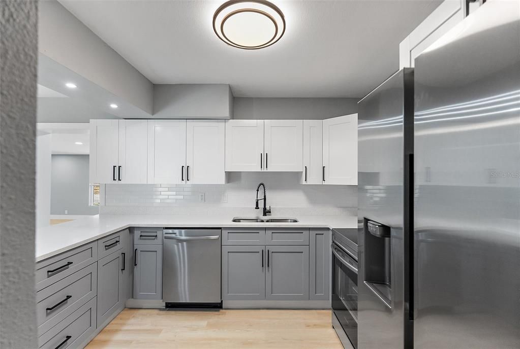 En Venta: $535,000 (4 camas, 2 baños, 2390 Pies cuadrados)