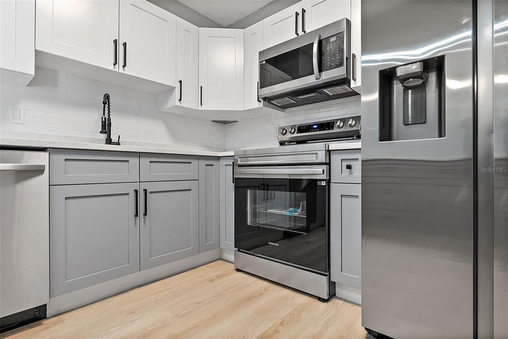En Venta: $535,000 (4 camas, 2 baños, 2390 Pies cuadrados)