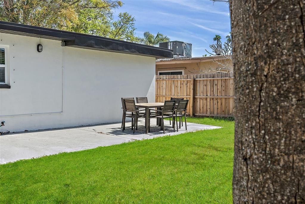 En Venta: $535,000 (4 camas, 2 baños, 2390 Pies cuadrados)
