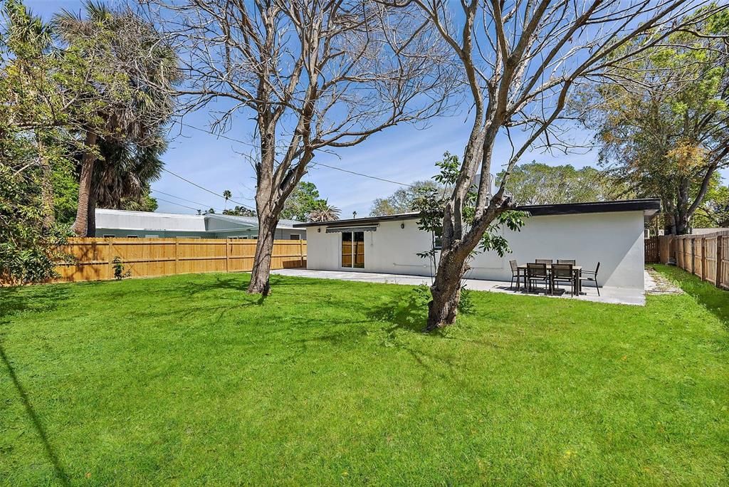 En Venta: $535,000 (4 camas, 2 baños, 2390 Pies cuadrados)
