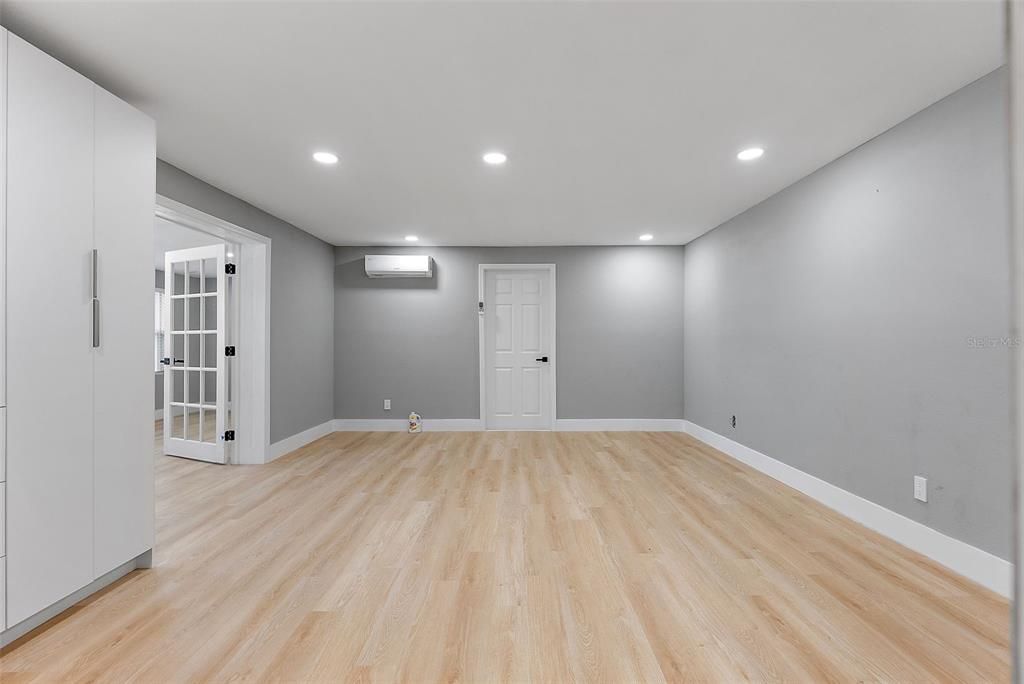 En Venta: $535,000 (4 camas, 2 baños, 2390 Pies cuadrados)