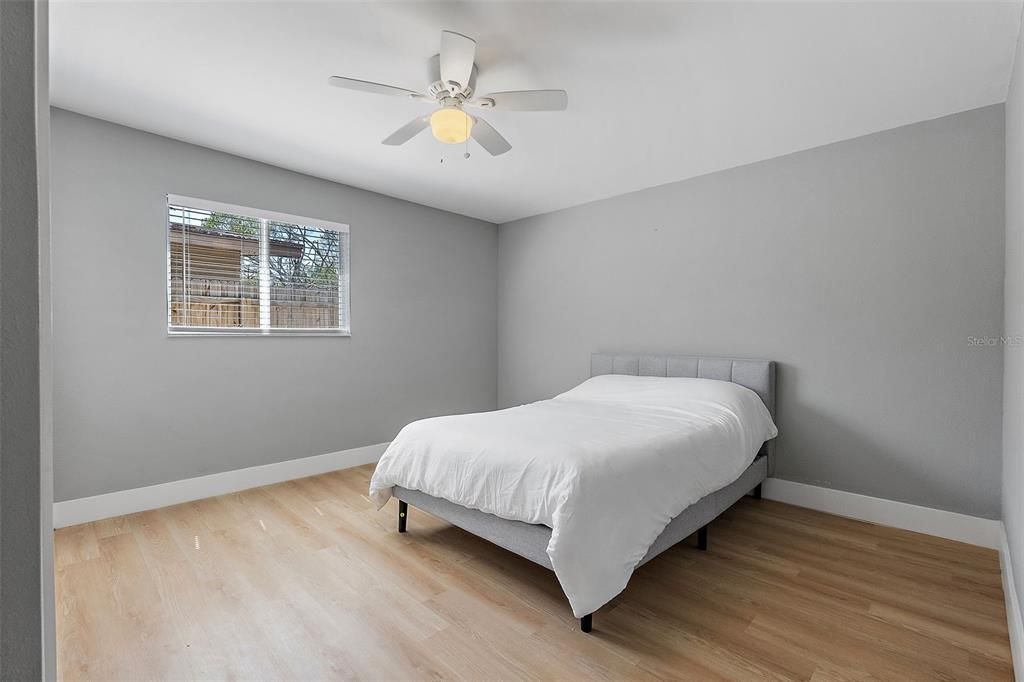 En Venta: $535,000 (4 camas, 2 baños, 2390 Pies cuadrados)