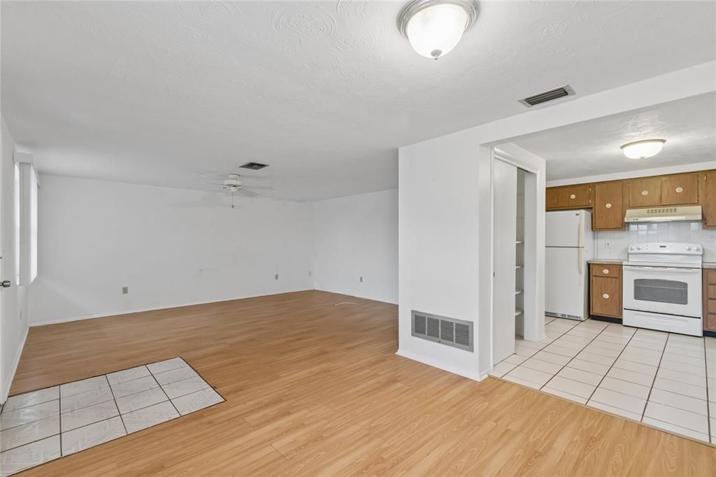 En Venta: $244,900 (2 camas, 2 baños, 1368 Pies cuadrados)