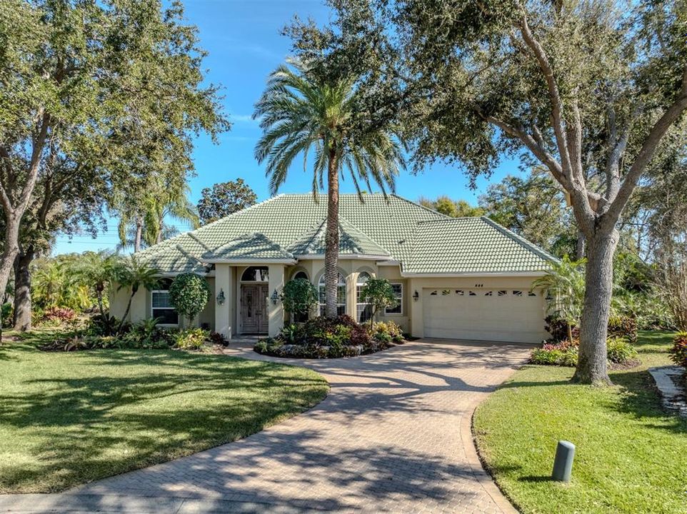 For Sale: $1,095,000 (3 beds, 3 baths, 3220 Square Feet)