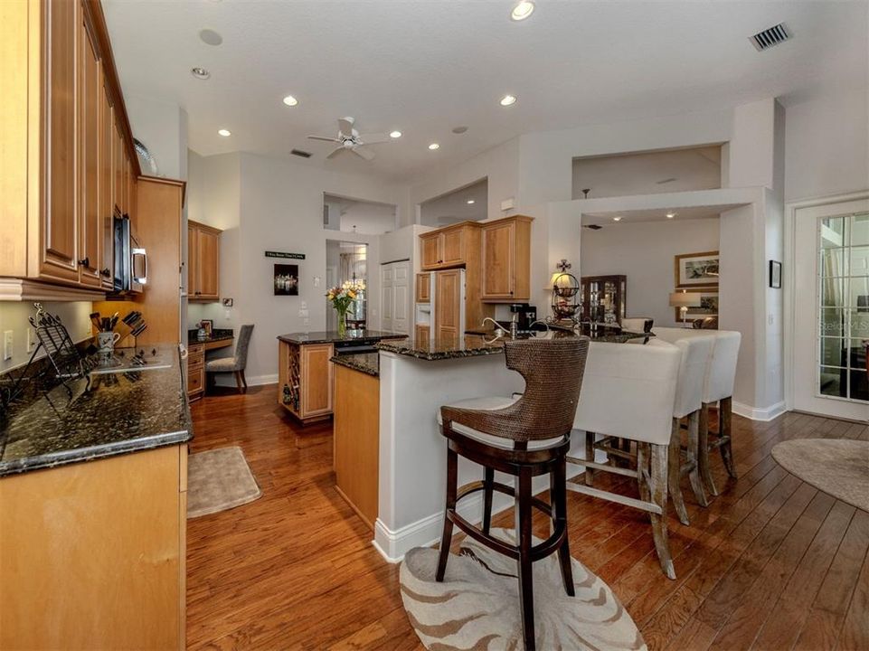 For Sale: $1,095,000 (3 beds, 3 baths, 3220 Square Feet)
