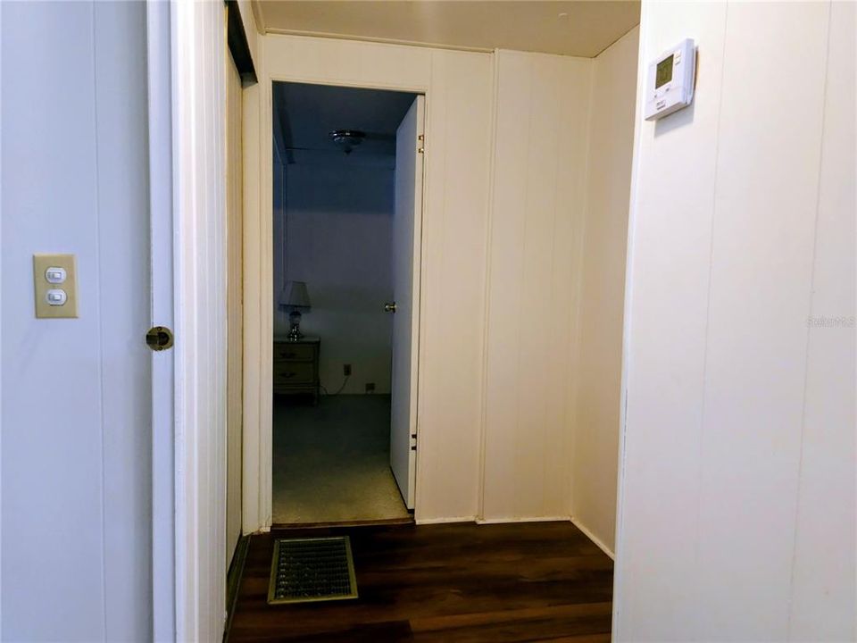 For Sale: $94,900 (2 beds, 2 baths, 1152 Square Feet)