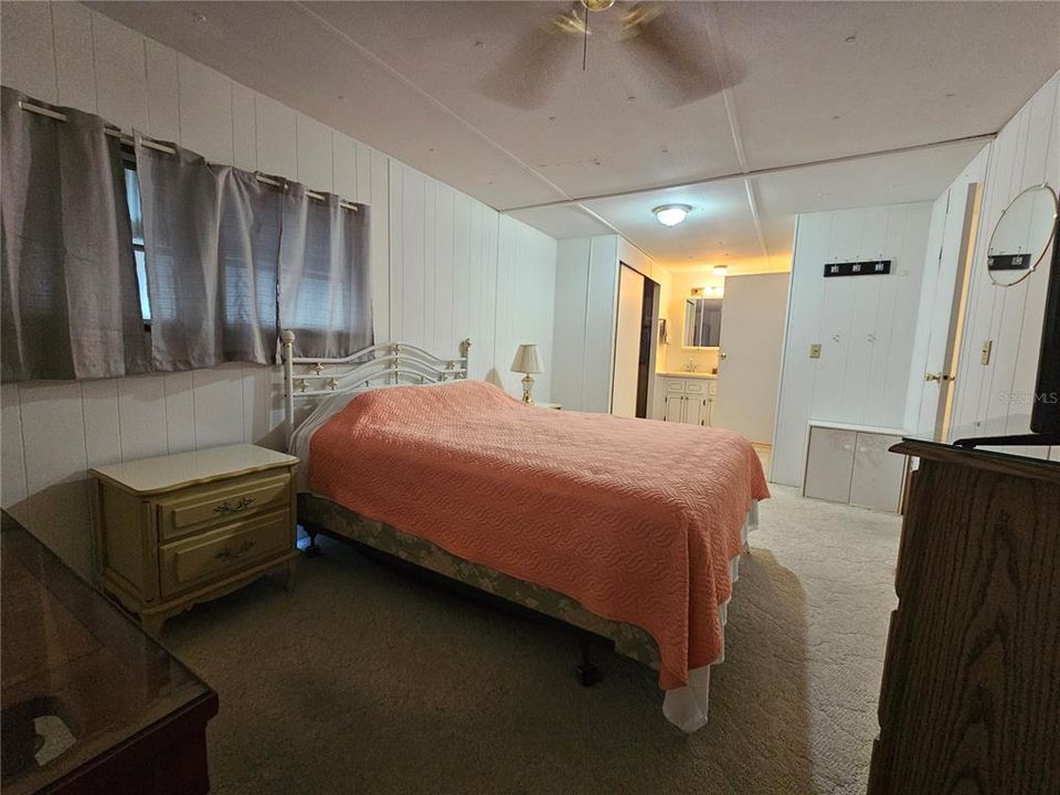 For Sale: $94,900 (2 beds, 2 baths, 1152 Square Feet)