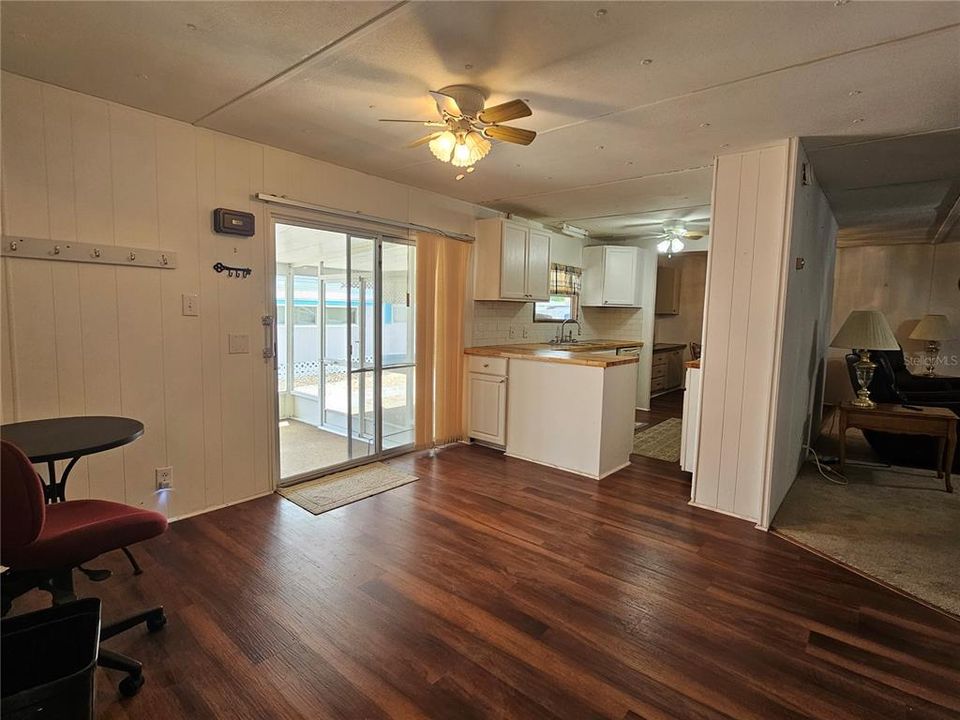 For Sale: $94,900 (2 beds, 2 baths, 1152 Square Feet)