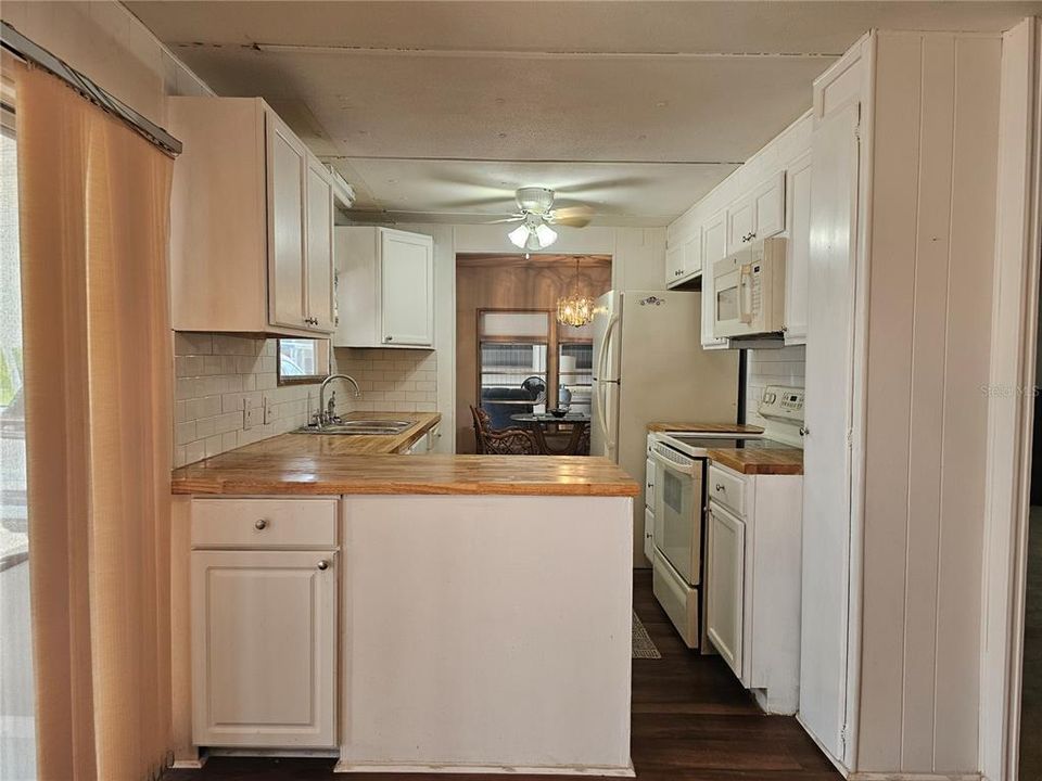 For Sale: $94,900 (2 beds, 2 baths, 1152 Square Feet)
