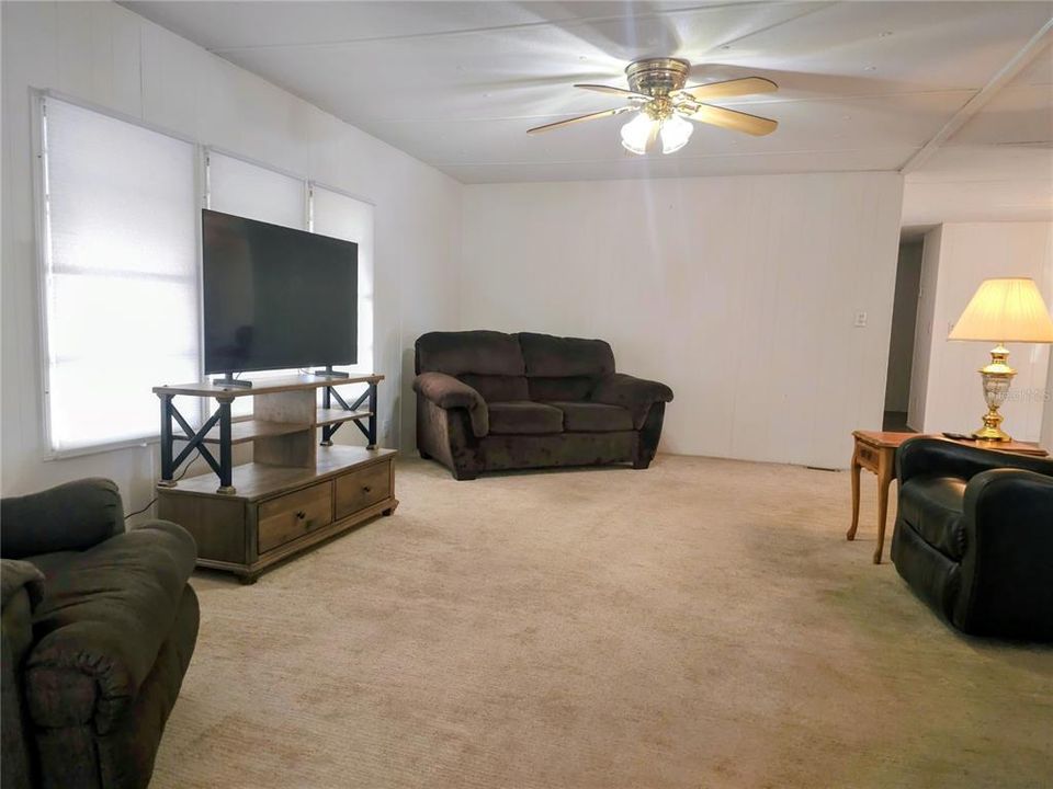 For Sale: $94,900 (2 beds, 2 baths, 1152 Square Feet)
