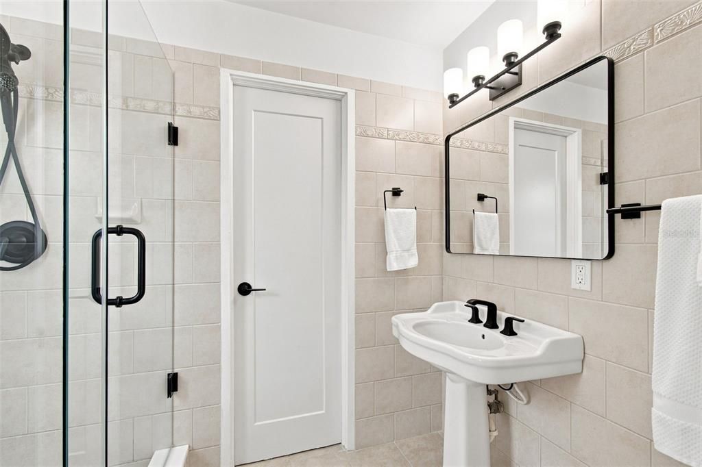 En Venta: $1,350,000 (3 camas, 3 baños, 1862 Pies cuadrados)