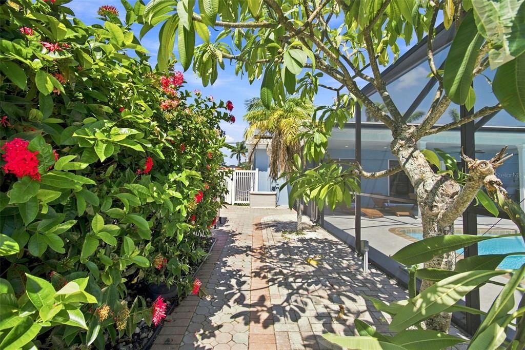 En Venta: $1,350,000 (3 camas, 3 baños, 1862 Pies cuadrados)