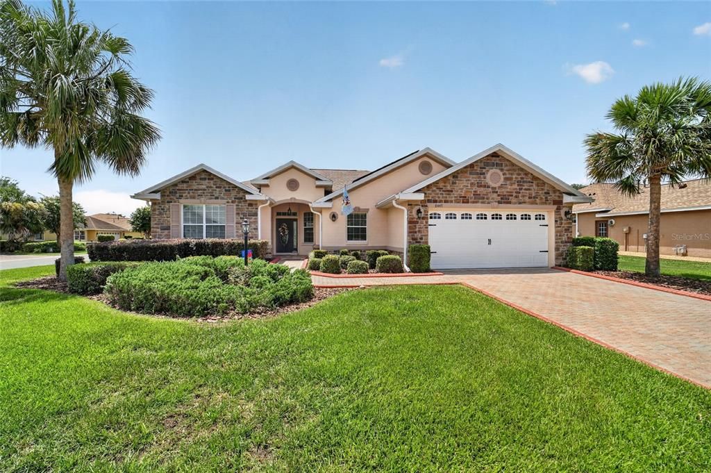 For Sale: $349,999 (3 beds, 2 baths, 1720 Square Feet)