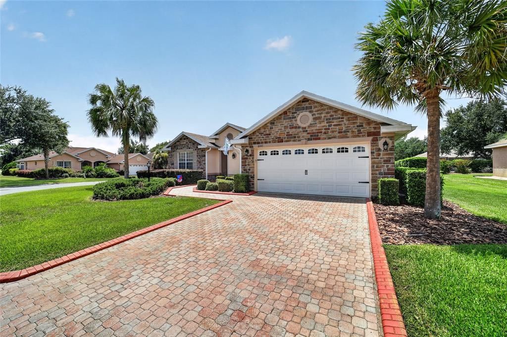 For Sale: $349,999 (3 beds, 2 baths, 1720 Square Feet)