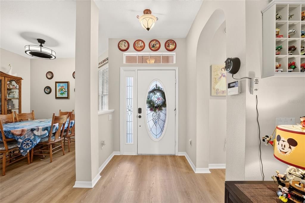 For Sale: $349,999 (3 beds, 2 baths, 1720 Square Feet)