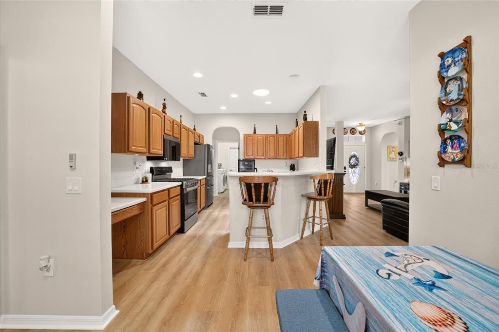 For Sale: $349,999 (3 beds, 2 baths, 1720 Square Feet)