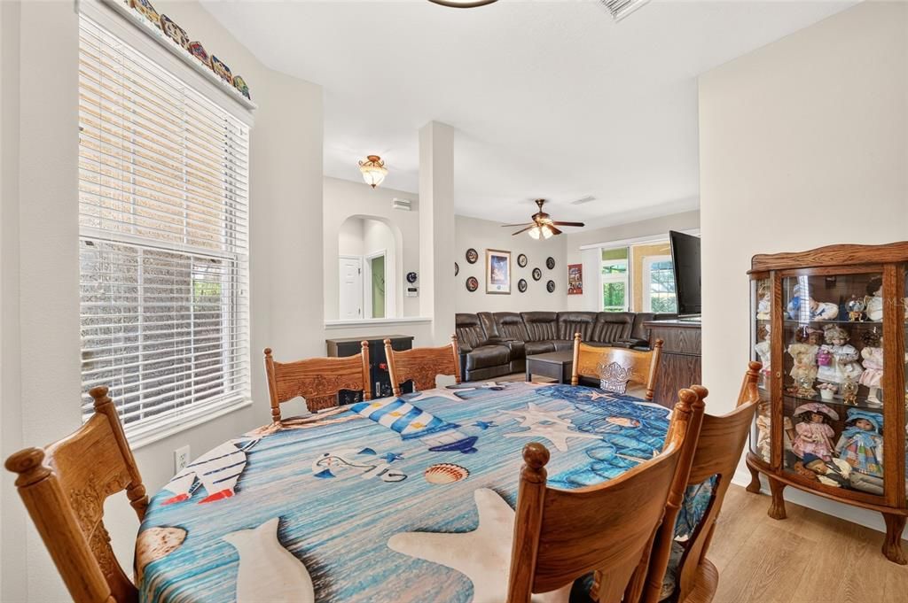 For Sale: $349,999 (3 beds, 2 baths, 1720 Square Feet)