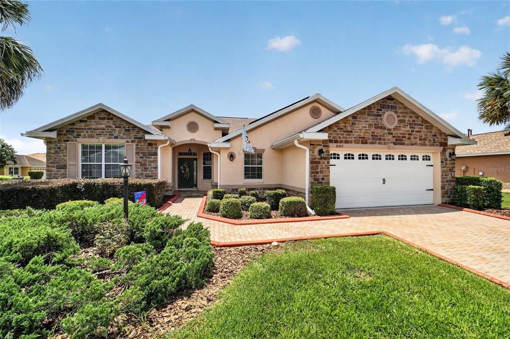 For Sale: $349,999 (3 beds, 2 baths, 1720 Square Feet)
