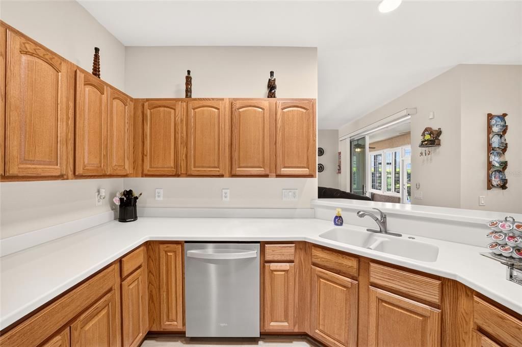 For Sale: $349,999 (3 beds, 2 baths, 1720 Square Feet)