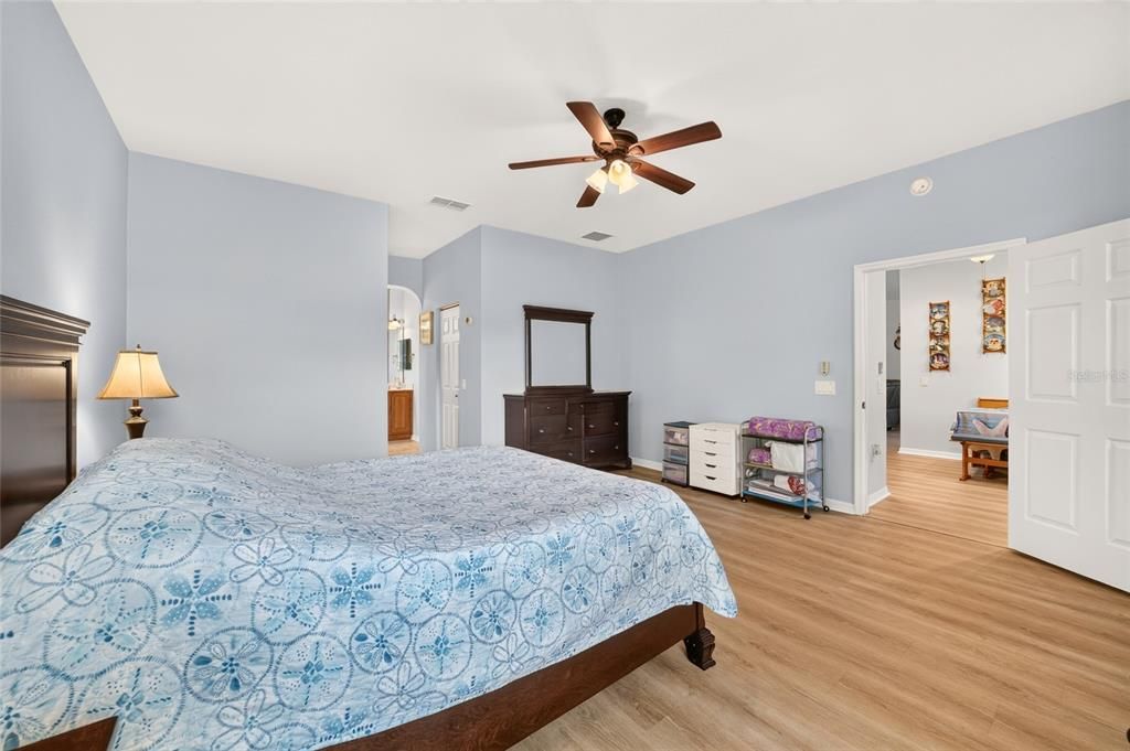 For Sale: $349,999 (3 beds, 2 baths, 1720 Square Feet)