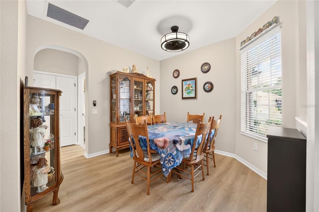 For Sale: $349,999 (3 beds, 2 baths, 1720 Square Feet)