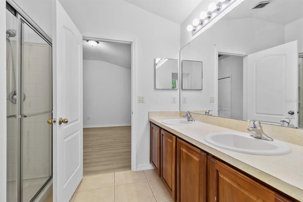 For Rent: $2,195 (3 beds, 2 baths, 1530 Square Feet)