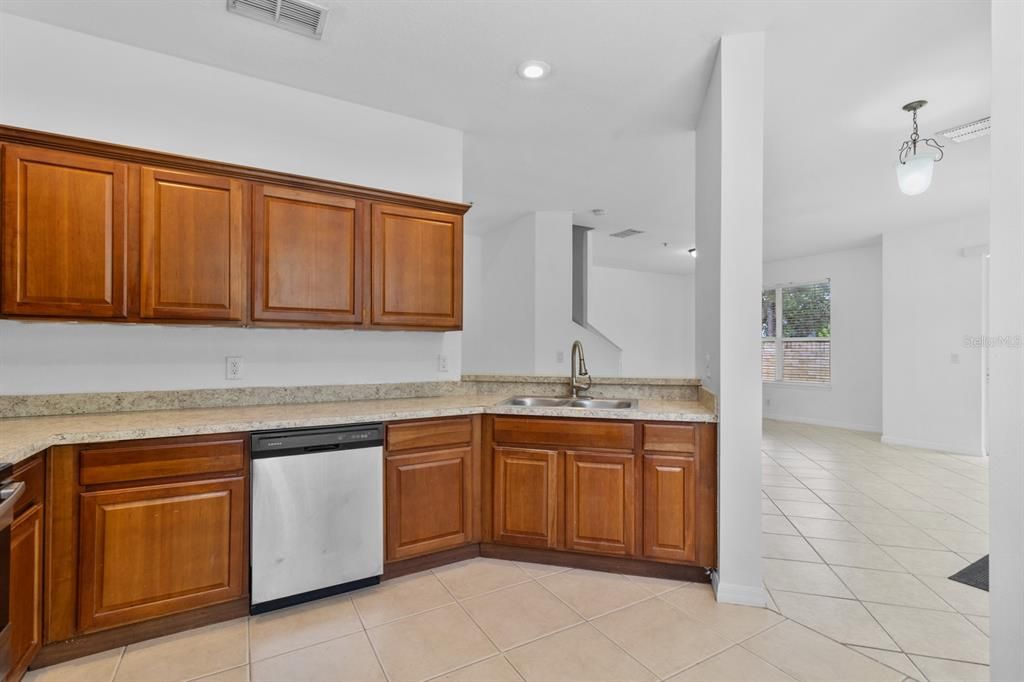 For Rent: $2,195 (3 beds, 2 baths, 1530 Square Feet)