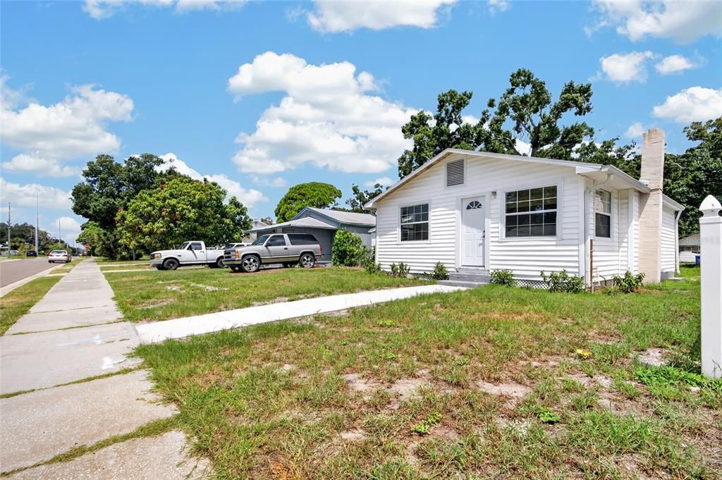 En Venta: $255,000 (2 camas, 1 baños, 933 Pies cuadrados)