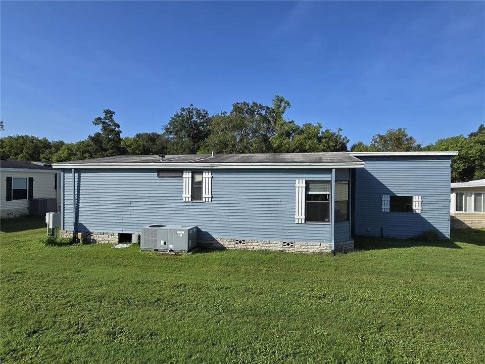For Sale: $125,000 (2 beds, 2 baths, 970 Square Feet)