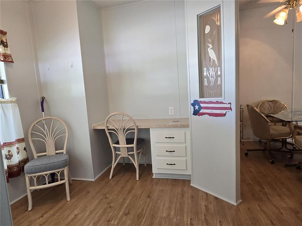 For Sale: $125,000 (2 beds, 2 baths, 970 Square Feet)