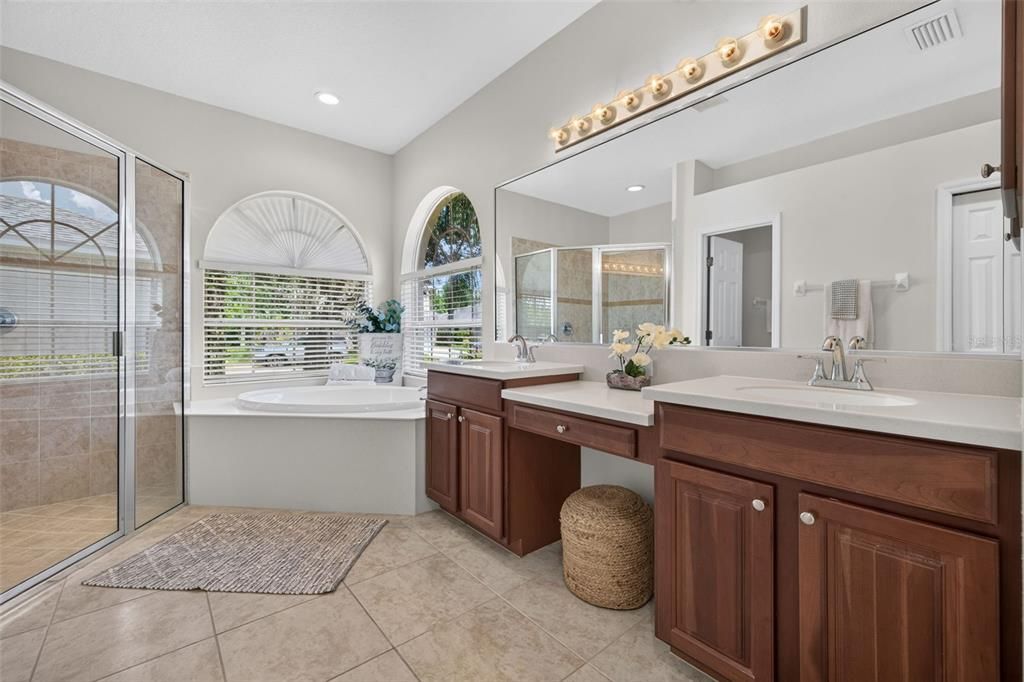 For Sale: $500,000 (4 beds, 3 baths, 2228 Square Feet)