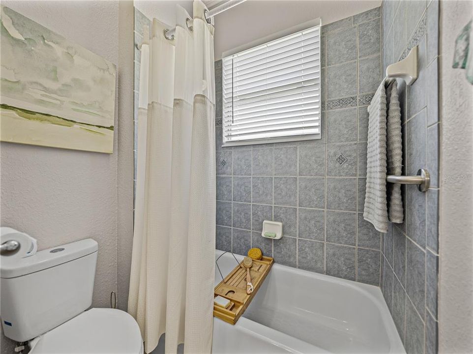 En Venta: $460,000 (3 camas, 2 baños, 2056 Pies cuadrados)