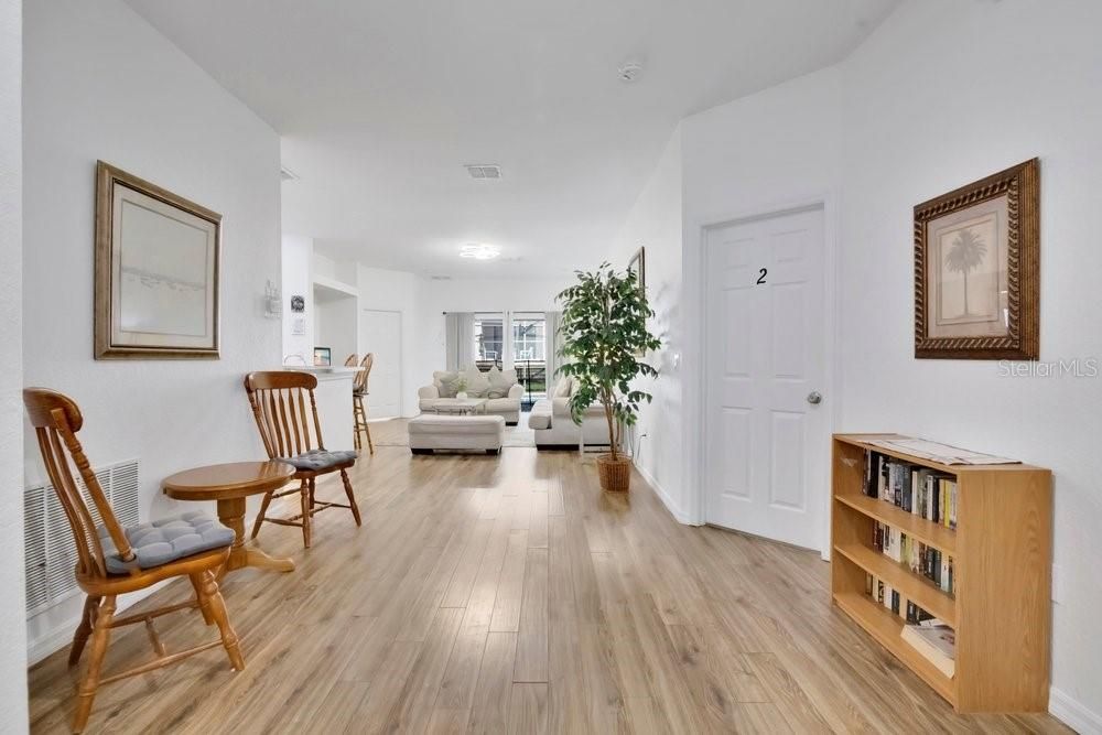 En Venta: $364,990 (4 camas, 3 baños, 1638 Pies cuadrados)