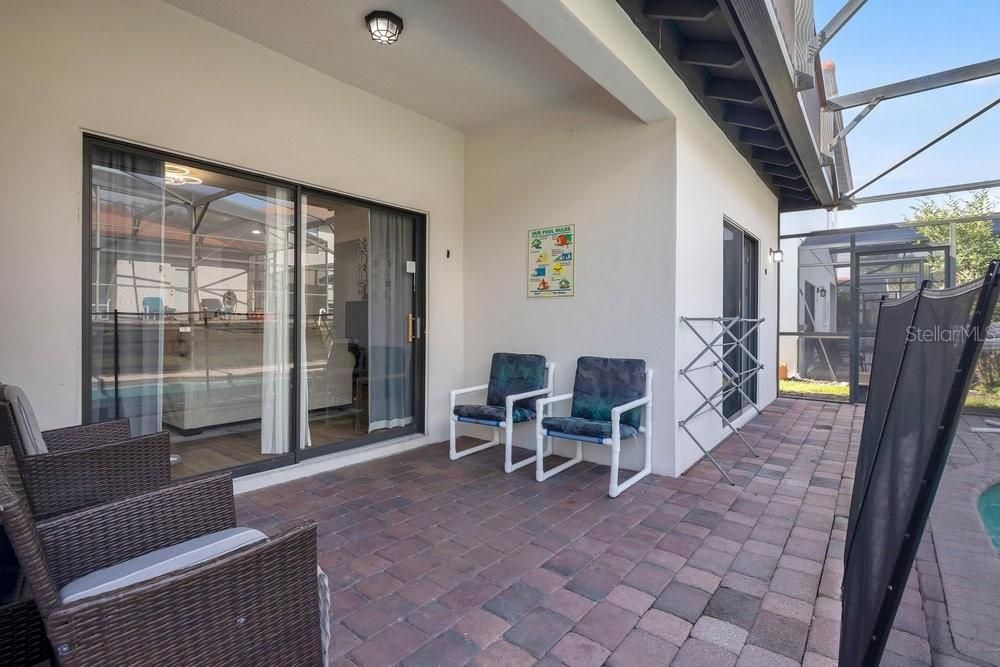 En Venta: $364,990 (4 camas, 3 baños, 1638 Pies cuadrados)