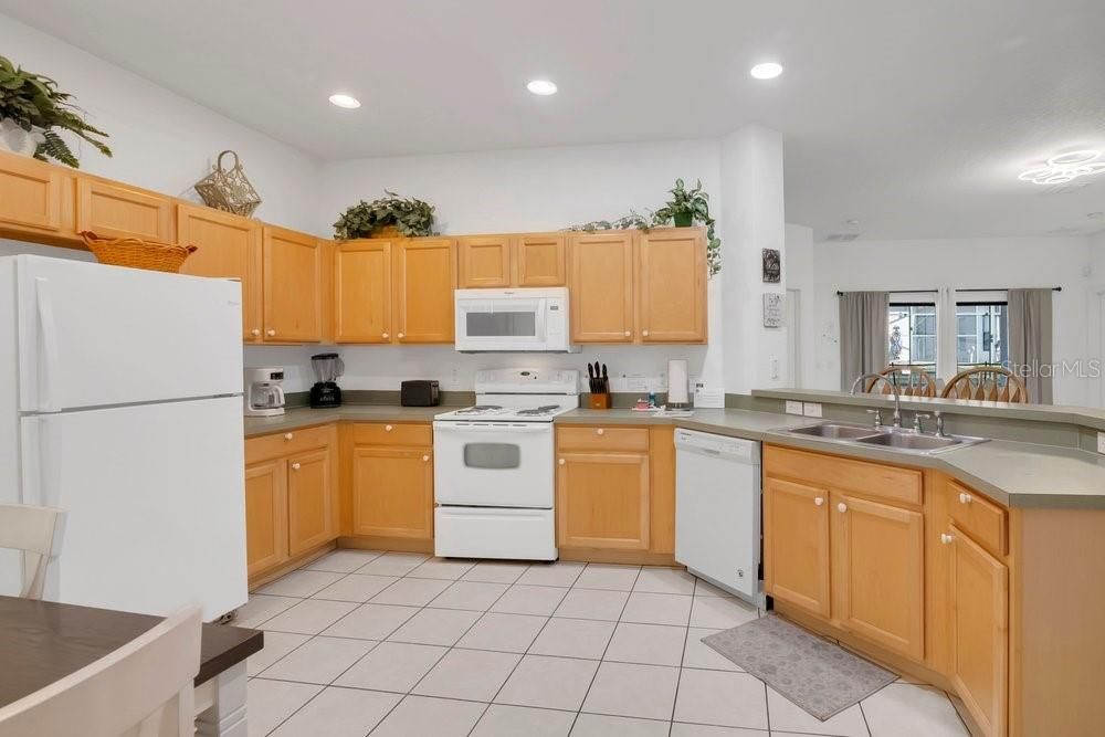 En Venta: $364,990 (4 camas, 3 baños, 1638 Pies cuadrados)