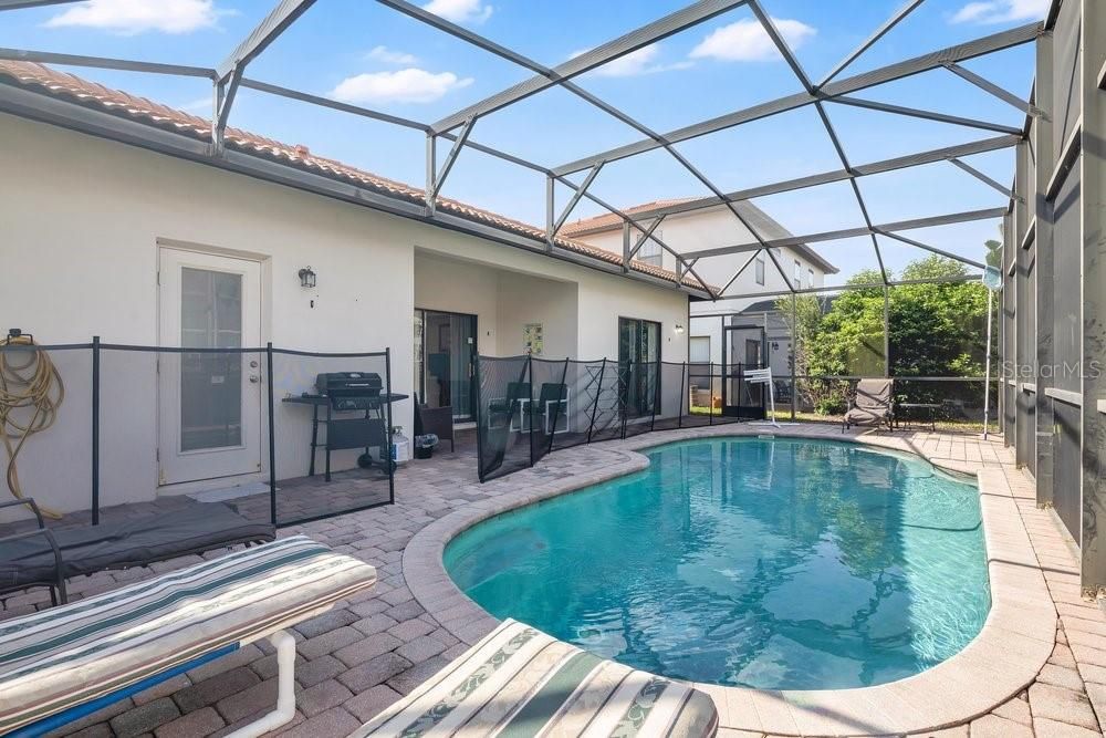 En Venta: $364,990 (4 camas, 3 baños, 1638 Pies cuadrados)