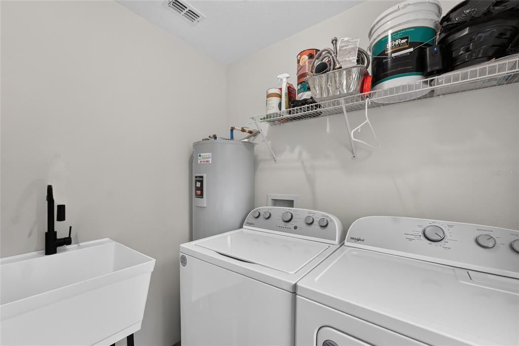 For Sale: $344,900 (3 beds, 1 baths, 1210 Square Feet)